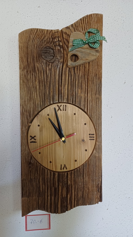 Unikat rustikal Holzbrett Uhr
