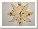 Edelwei&szlig;-Uhr aus Fichte 32 cm Durchmesser Nr.88  60,00 &euro;
